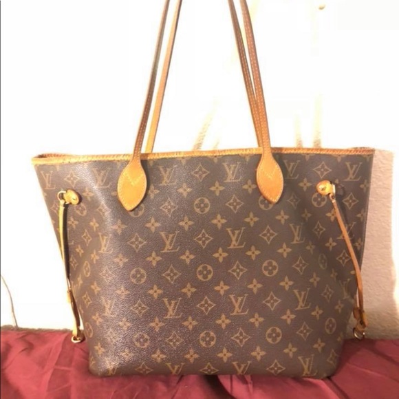 Louis Vuitton Handbags - Louis Vuitton NeverFull MM authentic